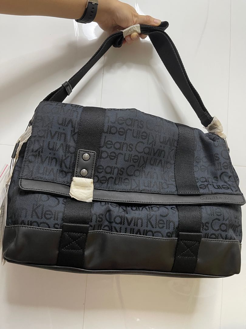 Calvin Klein Messenger Bag, Men's Fashion, Bags, Sling Bags on Carousell