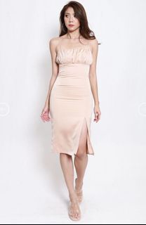 (Category: ) located in . Submitted by wardrobexlove (Listing ID 1140288242, Image 1). Description: .