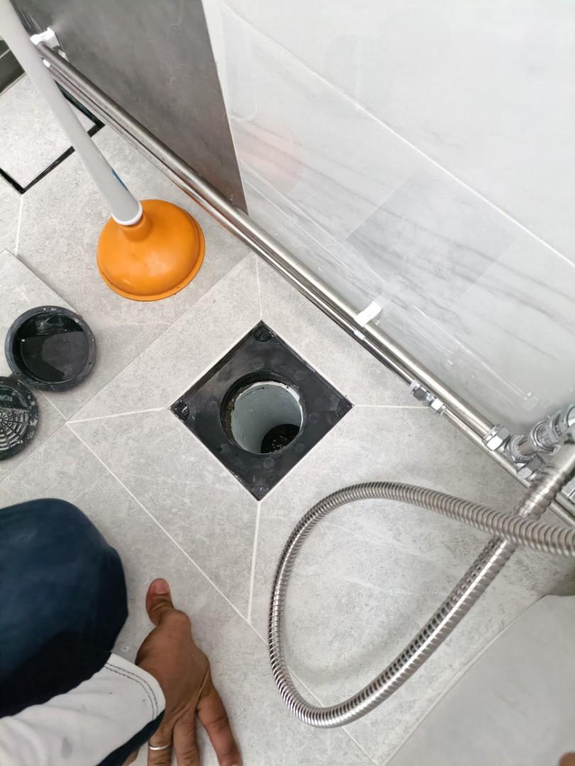 Clear Drain Choke / Pipe Clog / Plumbing services for landed property