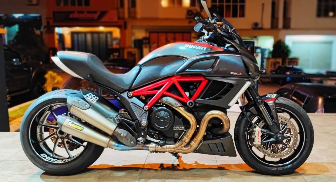 Ducati diavel shop akrapovic