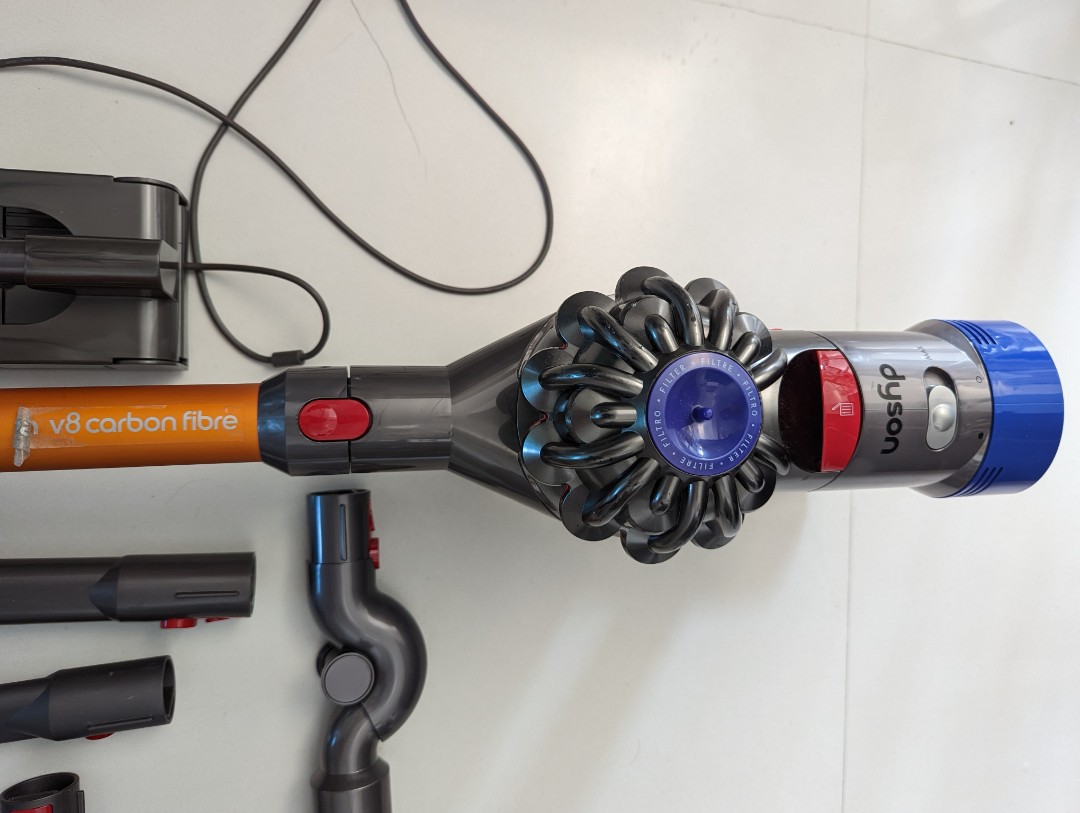 Dyson V8 absolute plus, TV & Home Appliances, Vacuum Cleaner