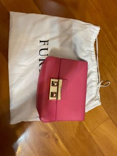 （分類：）位於 。 由 lovechingyui 提交（商品編號 1140418633，圖片 1）。簡介： 。