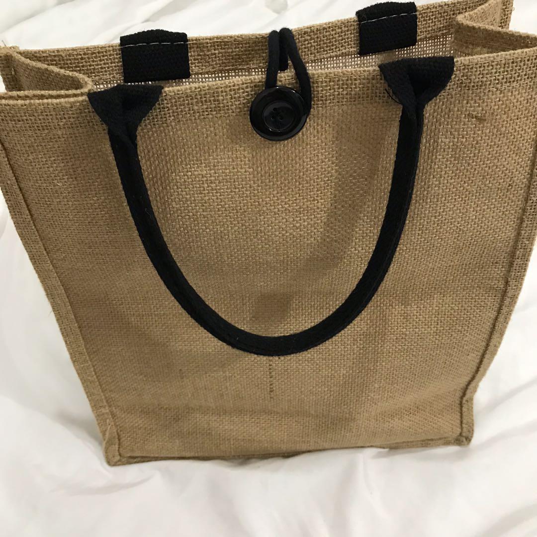 Gift Bag (Category: Storage Boxes & Baskets) located in Olongapo. Submitted by sbm07 (Listing ID 1140287604, Image 1). Description: Multi-purpose Gift Bag. @ 180 .