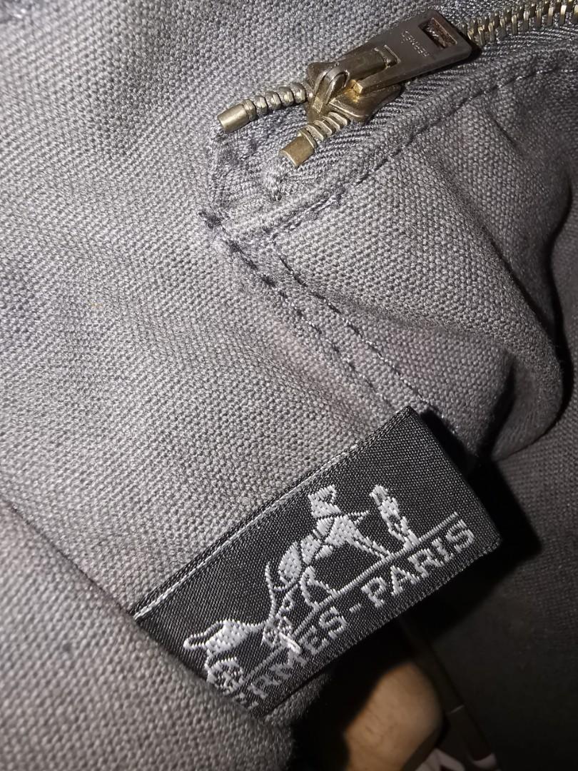 Hermes Canvas Tote Bag (Category: Luxury Bags & Wallets) located in Mandaluyong City. Submitted by tof_reyes (Listing ID 1140409282, Image 3). Description: .