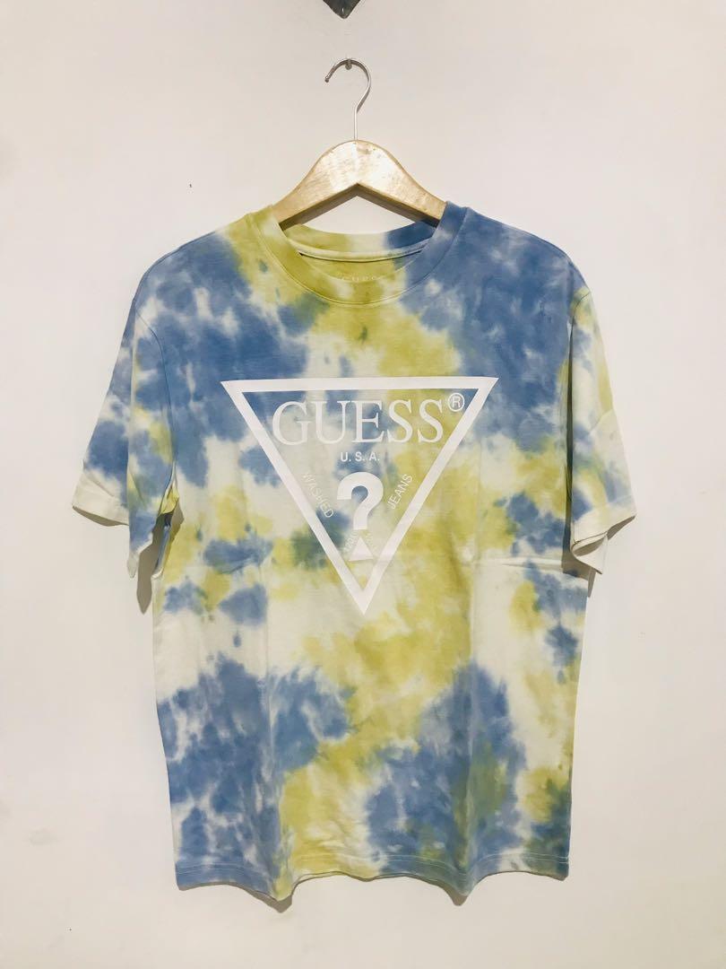 Kaos tie dye Guess, Fesyen Pria 
