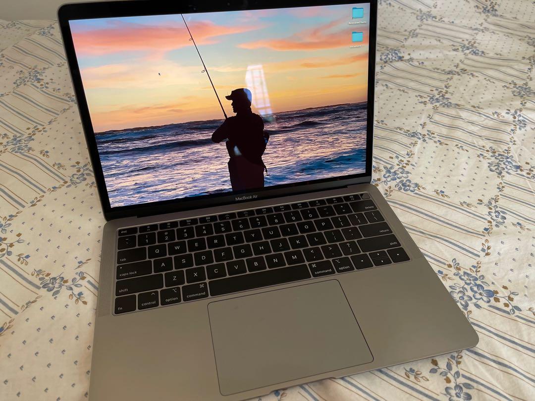 Macbook air 2019, in excellent condition, COD available (Category: Laptops & Notebooks) located in Botolan. Submitted by piusm (Listing ID 1140251751, Image 3). Description: Macbook air 2019 Color: gray 13 inch 128gb Cycle count 150++ Complete with box and charger..