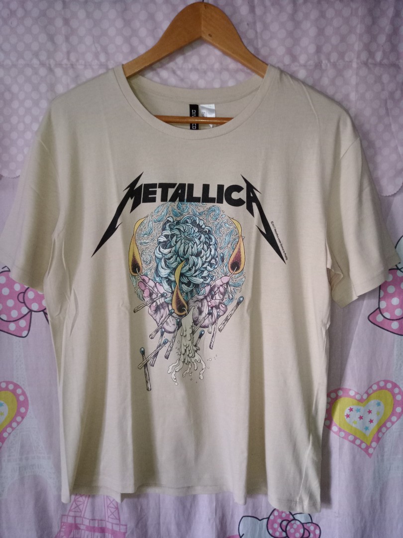 Divided sales metallica shirt