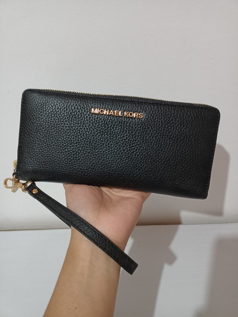 MICHAEL KORS JET SET TRAVEL CONTINENTAL WALLET, Luxury, Bags & Wallets on  Carousell