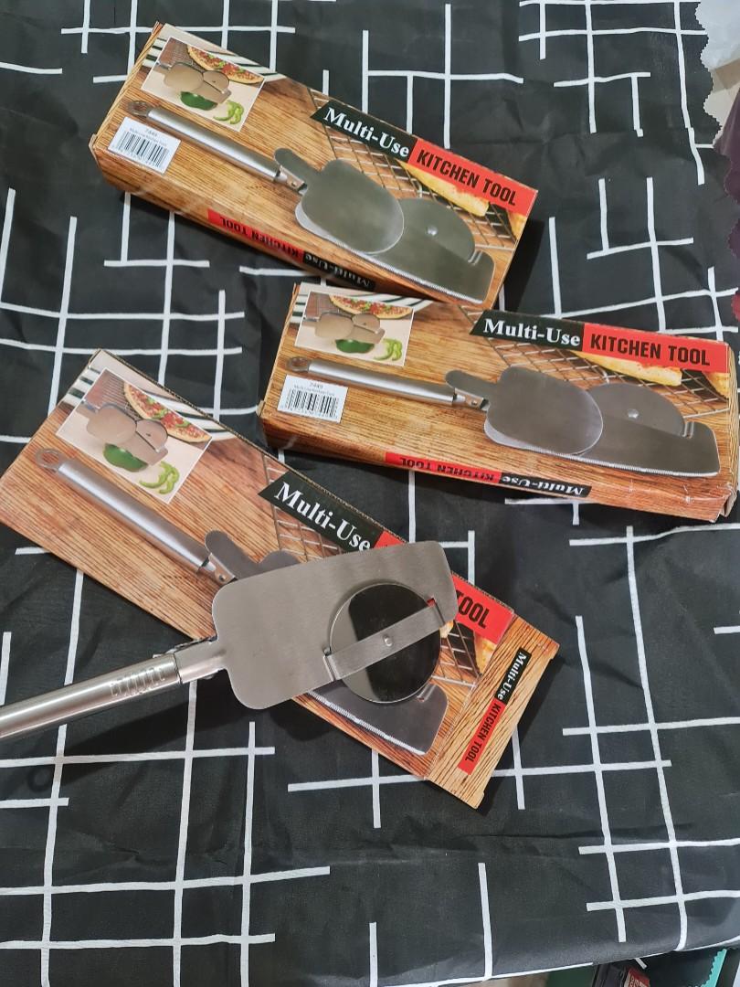 Multi-use Kitchen Tool 3 in 1 (Category: Bakeware) located in Mabalacat. Submitted by reallygraceful (Listing ID 1140264621, Image 1). Description: Multi-use Kitchen Tool 🍕3 in 1 Pang cut ng Veggies /Pangkuha ng Pizza Pan & Pang Slice ng Pizza 🍕Imported ❌NO LOW-BALLING ❌️.