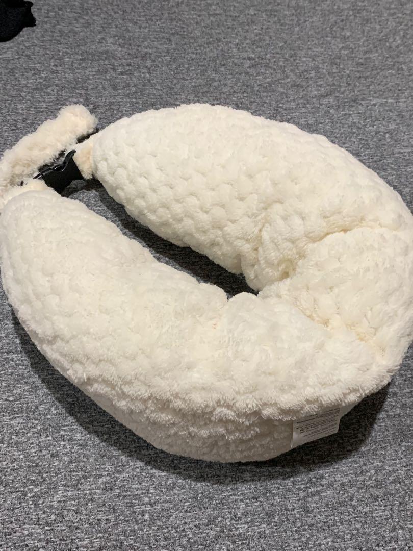 Neck pillow from daiso, Hobbies & Toys, Travel, Travel Essentials