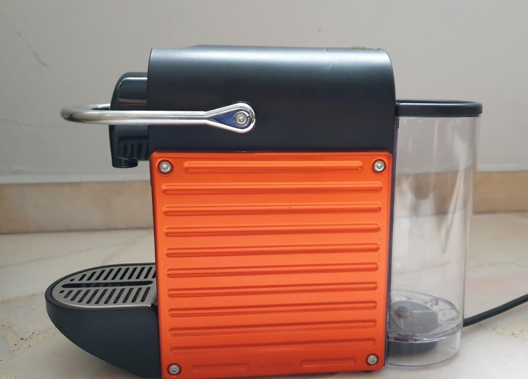 Nespresso Pixie Coffee Machine Type C60, TV & Home Appliances, Kitchen