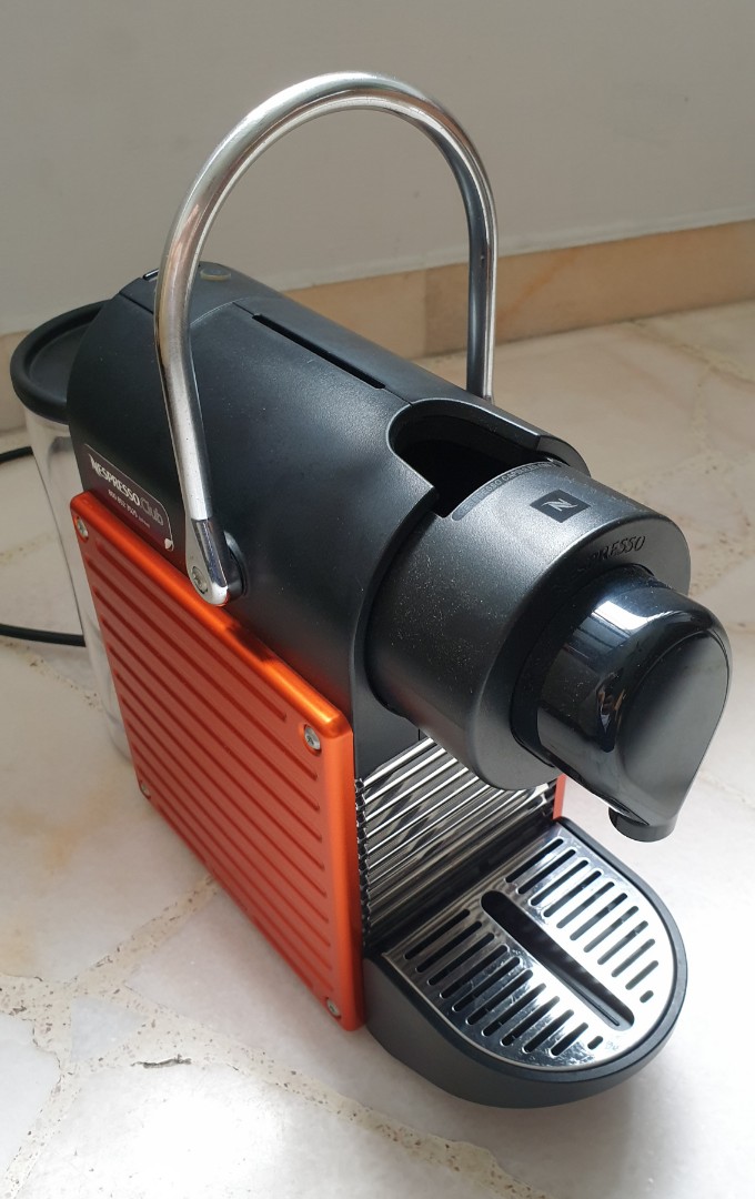 Nespresso Pixie Coffee Machine Type C60, TV & Home Appliances, Kitchen