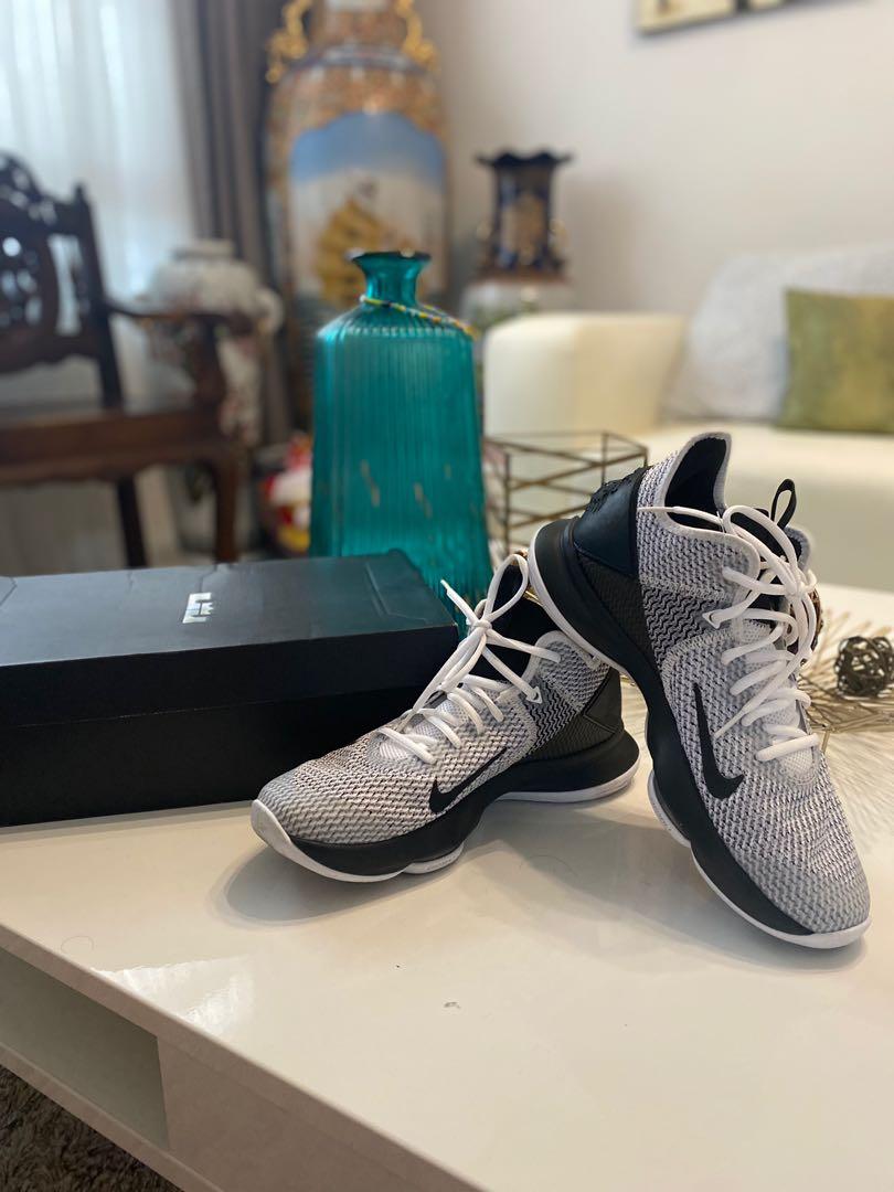 nike generic basketball shoes