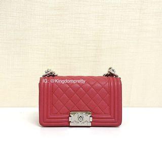 chanel crystal le boy bolsa