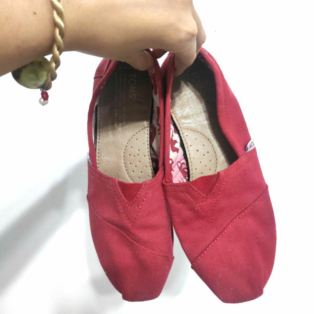 Toms red flats shop