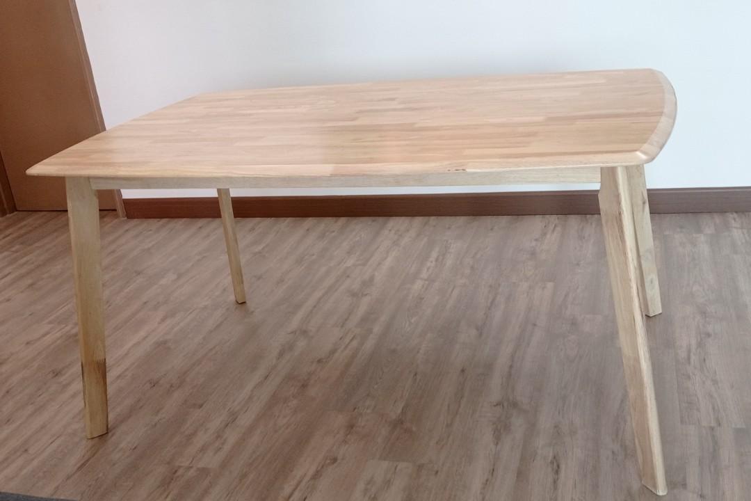 Solid wood dining table plus bench (Category: Chairs) located in Petaling Jaya. Submitted by yiia23 (Listing ID 1140297162, Image 2). Description: Solid rubber wood dining table for 6 persons, plus bench. Length of table - 150cm, width 90cm. Condition like new. Table top surface tip top condition coz used table cloth. Hardly used coz bought a bigger dining table. If want to buy with 4 chairs of same color as bench, extra RM300. Fixed price. Buyer