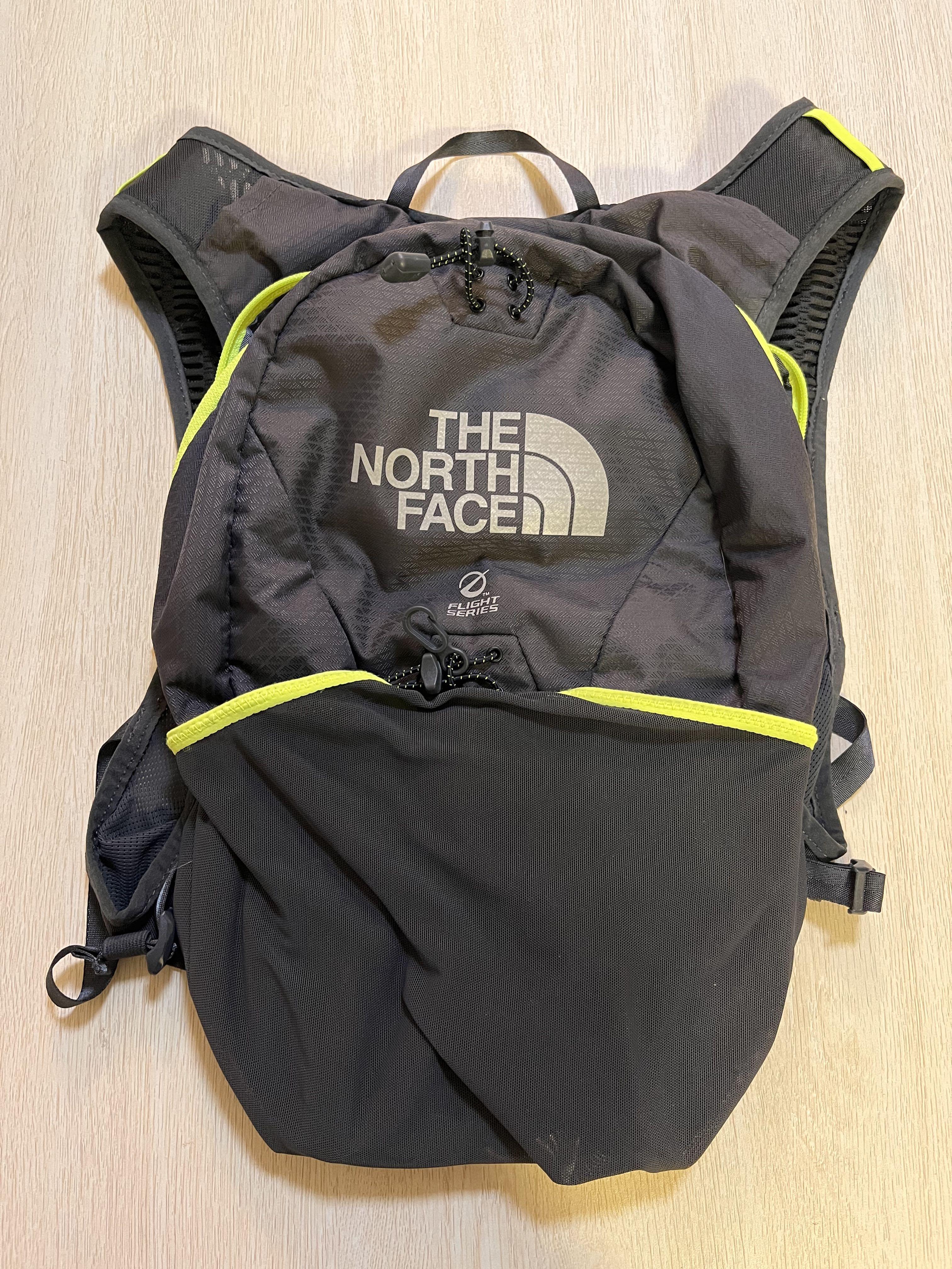 The North Face行山/跑步背包, 運動產品, 行山及露營- Carousell