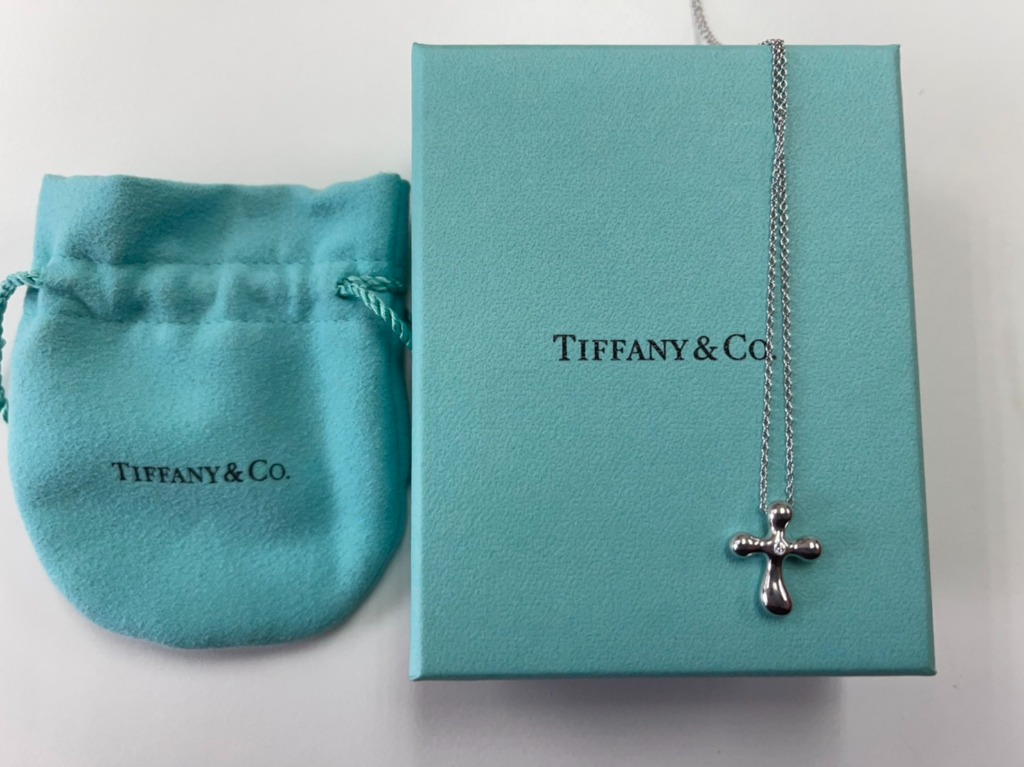 Tiffany Silver 925 鑲鑽十字架項鍊, 名牌, 飾物及配件- Carousell