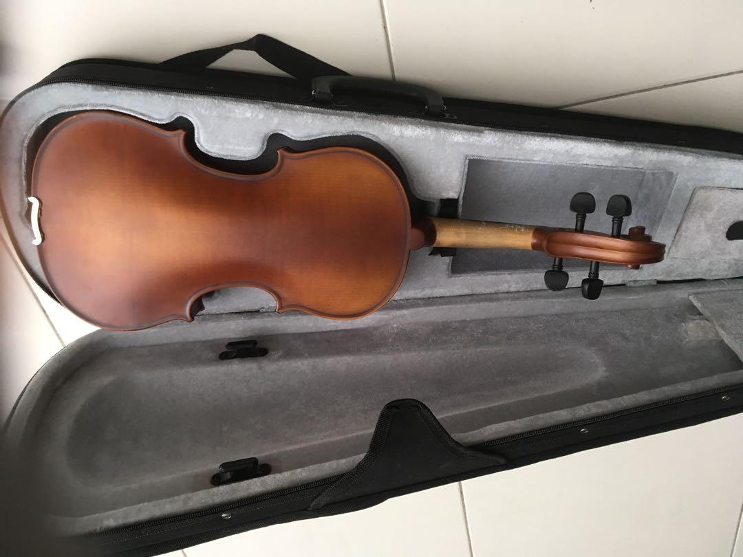 4 4 used student violin for sale Hobbies Toys Music Media