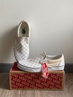 (Category: ) located in . Submitted by daffodil.closet (Listing ID 1140255129, Image 1). Description: .