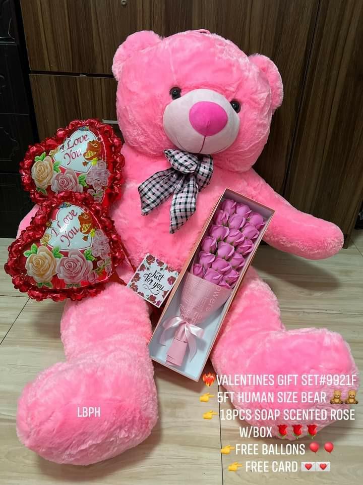 Ventine gift package trddy bear (Category: Gift Baskets & Hampers) located in Manila. Submitted by minidivisoria (Listing ID 1140312284, Image 1). Description: 📣Surprise Deals Package 🎁 ❤️‍🔥Valentines Gift Set 💵 1,500 reseller only 👉 5ft Human Size Bear 🧸🧸 👉 18pcs Soap Scented Rose W/Box 🌹🌹🌹 👉Free Ballons 🎈🎈 👉 Free Card 💌💌.