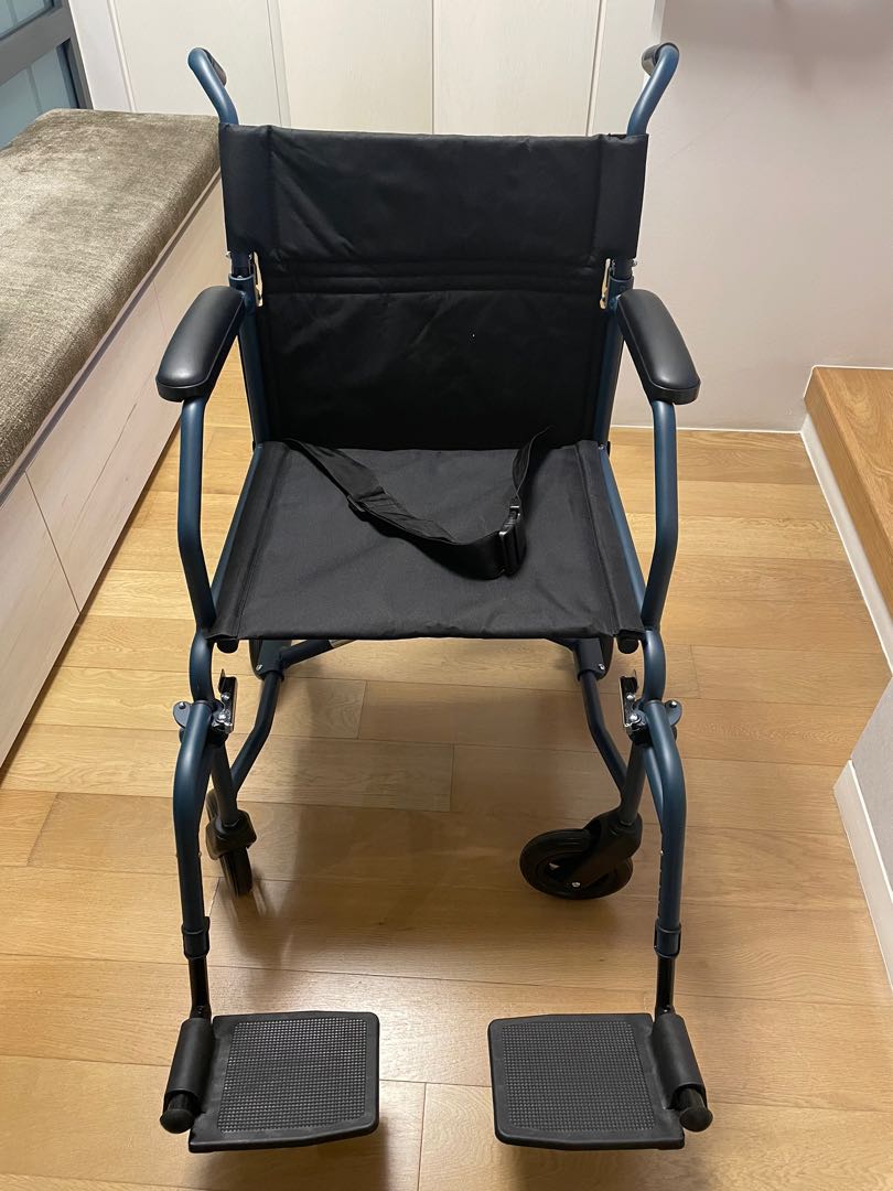 Wheelchair happywheels 10kg lightweight easy to fold keep, Health