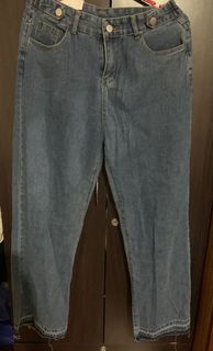 (Category: ) located in . Submitted by deedeeshops (Listing ID 1140378509, Image 1). Description: .