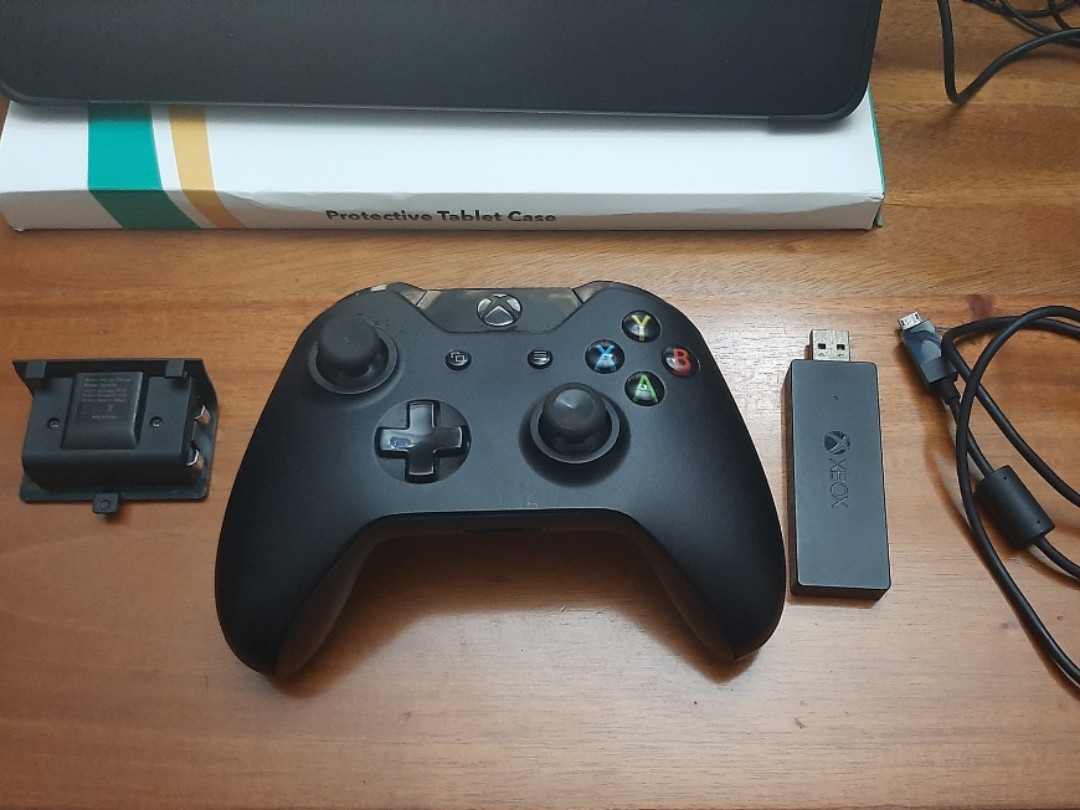 Xbox One Controller, wireless dongle, and cable, Video Gaming, Video Game Consoles, Xbox on