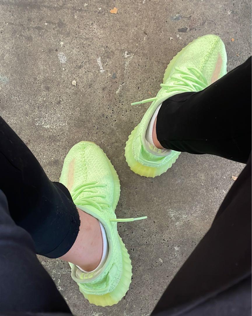 Yeezy 350 glow in the dark on sales feet