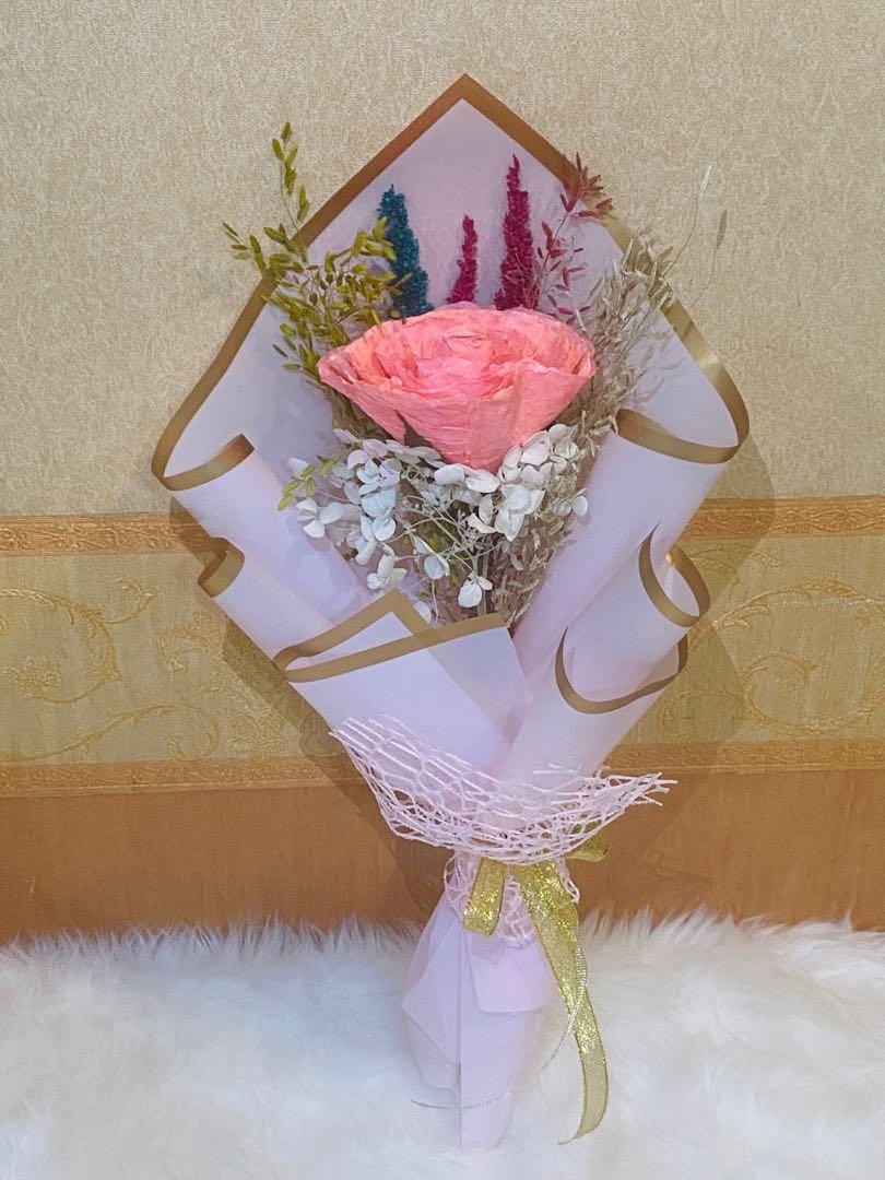 Valentine’s flower Bouquet (Category: Flowers & Bouquets) located in Manila. Submitted by littlefashonista (Listing ID 1140442131, Image 3). Description: Starting price 250.00 Mini dried flower bouquet Will last up to 2years.