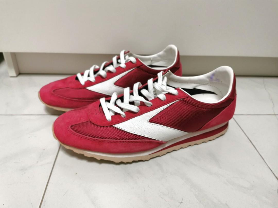 Red brooks clearance shoes
