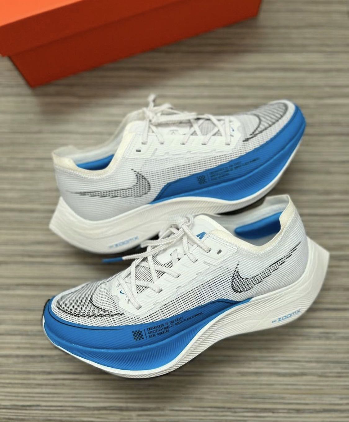 男裝現貨) Nike ZoomX Vaporfly Next% 2, 男裝, 鞋, 波鞋- Carousell