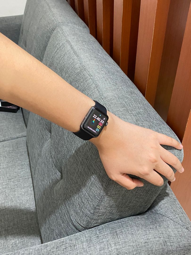 Apple watch series 3 preloved, Fesyen Wanita, Jam Tangan di Carousell