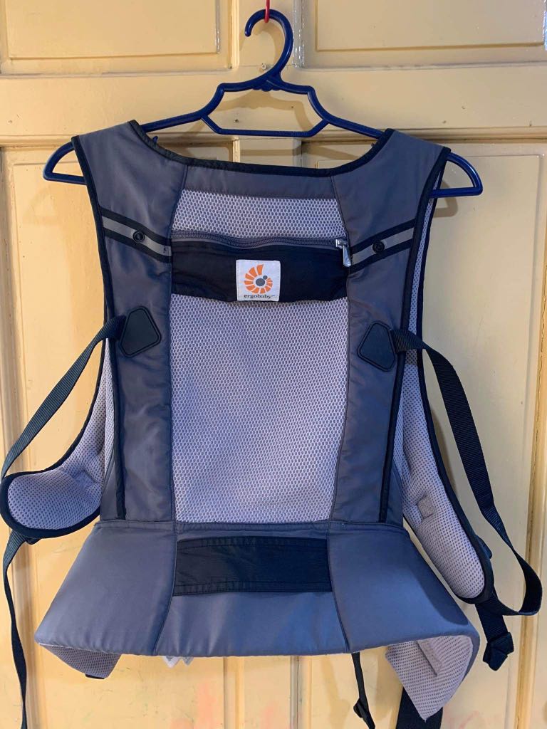 Authentic Ergobaby Ventus Carrier with Infant Insert, Babies & Kids