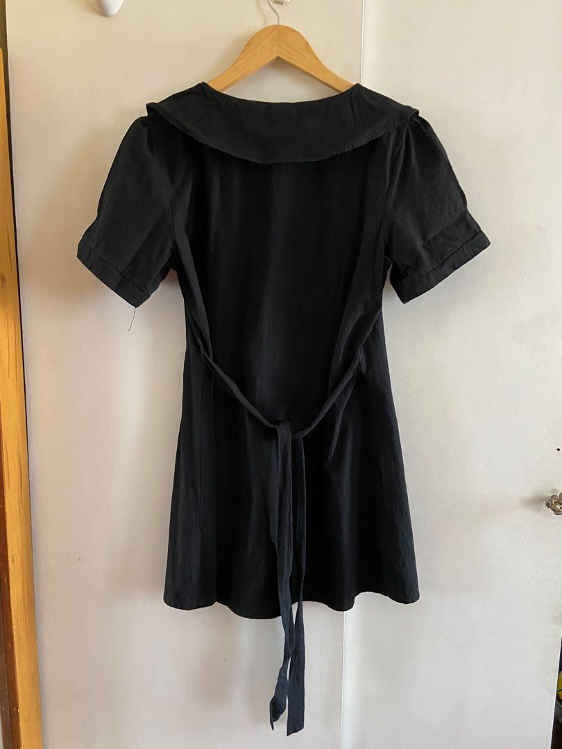 Black button down dress w/ peter pan collar (Category: Dresses) located in Marikina City. Submitted by beinginspace (Listing ID 1140541752, Image 2). Description: Fabric is a mix of cotton and polyester. Very breezy, wore it in hot weather. Fits s-m frames..