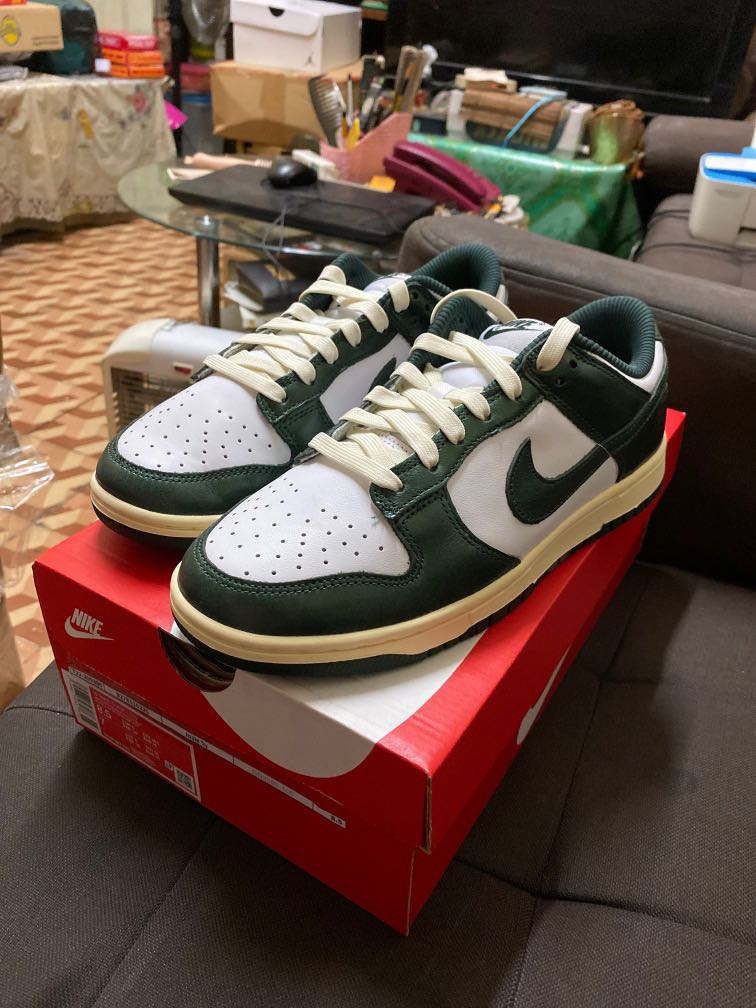dunk low retro green