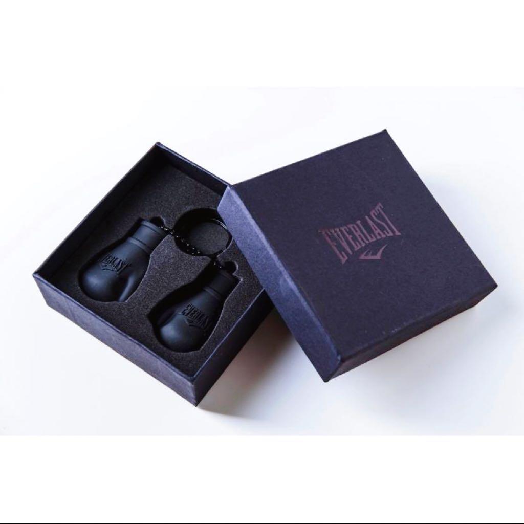 Everlast Black Gloves Keychain, Men's Fashion, Watches & Accessories