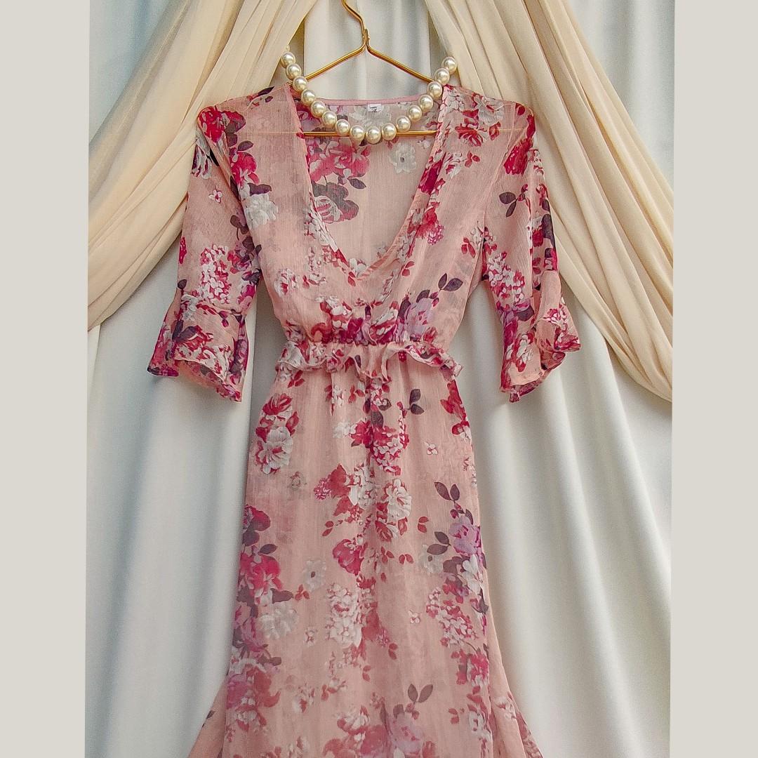Old rose on sale floral dress