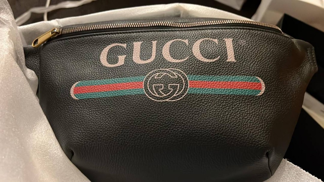 Gucci Bum bag (Black), Luxury, Bags & Wallets on Carousell