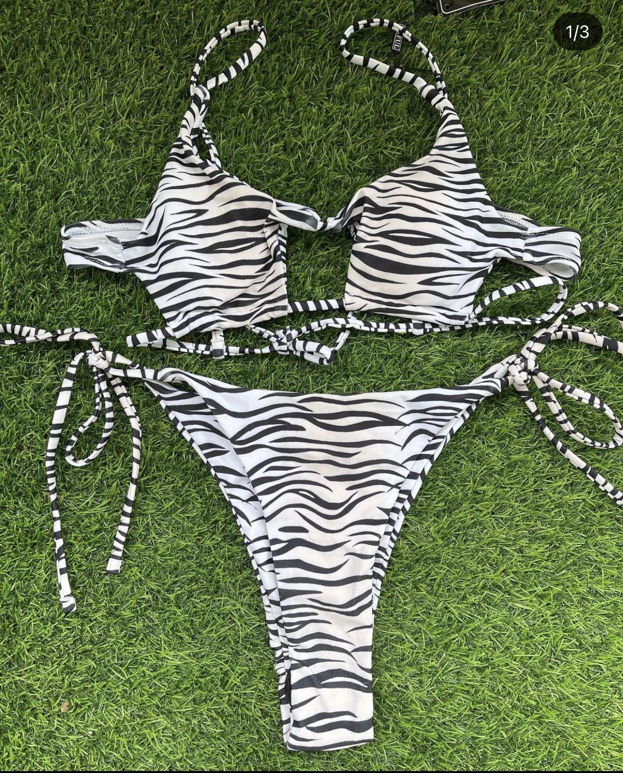 Leopard print bikini medium and large, Women's Fashion, Swimwear