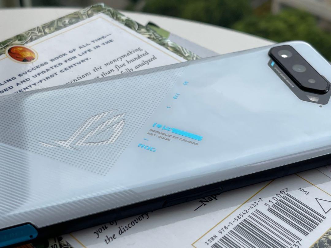 FREE GIFT] ASUS ROG PHONE 256GB Storm White, Mobile Phones