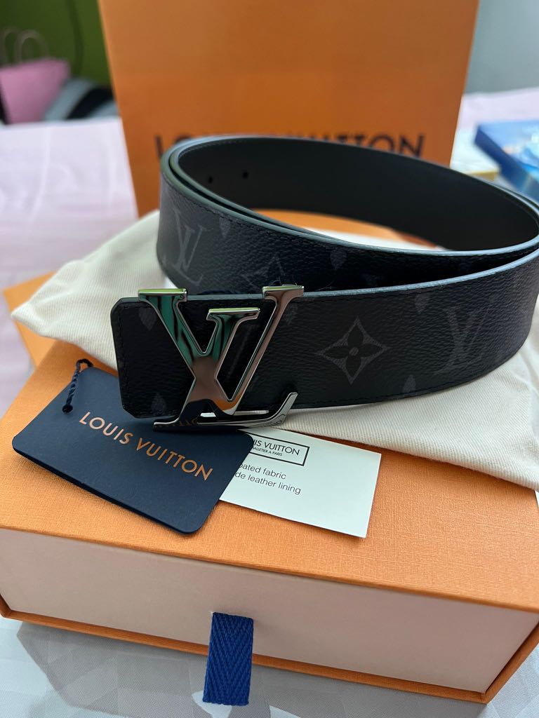 Louis Vuitton Reverso belt Savane Monogram Chapman Ink White/Blue 34-38  inches, Men's Fashion, Watches & Accessories, Belts on Carousell