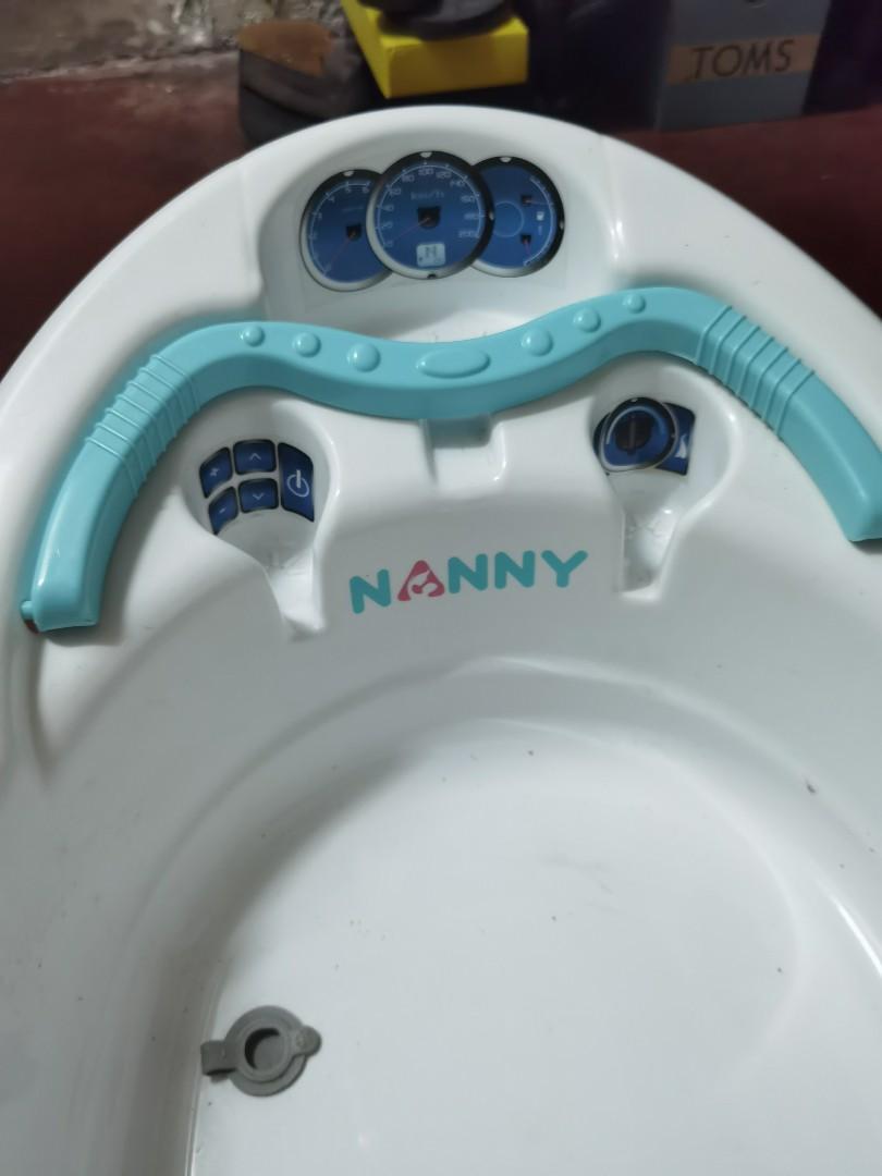 Nanny bathtub - infant (Category: Bathtub & Bath Accessories) located in Las Pinas. Submitted by jazseyer (Listing ID 1140554712, Image 1). Description: Bought originally at P699.00 Basic bathtub - blue For infant bathing up to toddler Rfs: upgrade and outgrown.