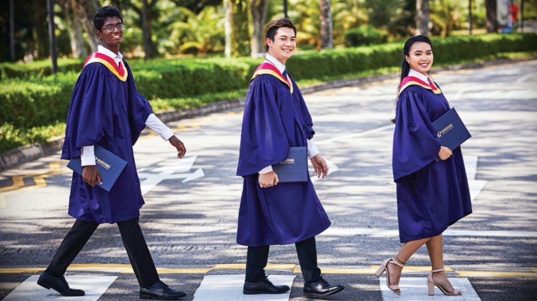 Nyp grad gown shop