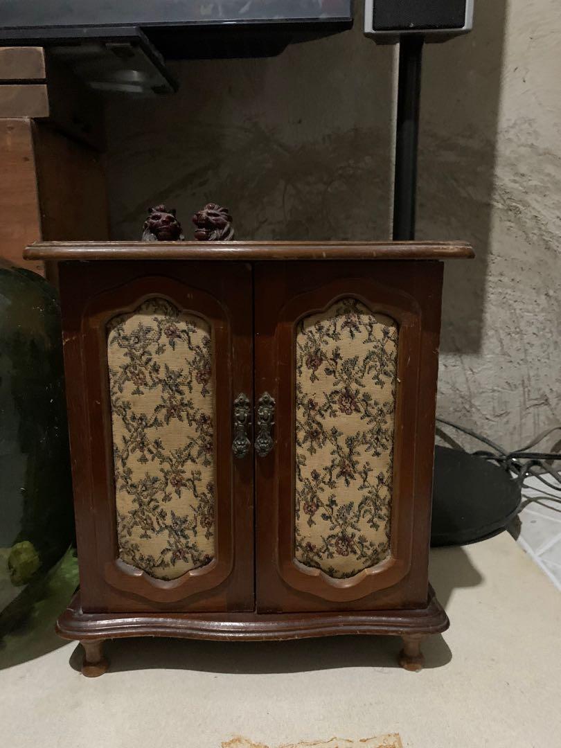 Old Small Cabinet (Category: Vintage Collectibles) located in Mandaue City. Submitted by james52 (Listing ID 1140623560, Image 2). Description: Please text me at 0932-416-1233 if interested.