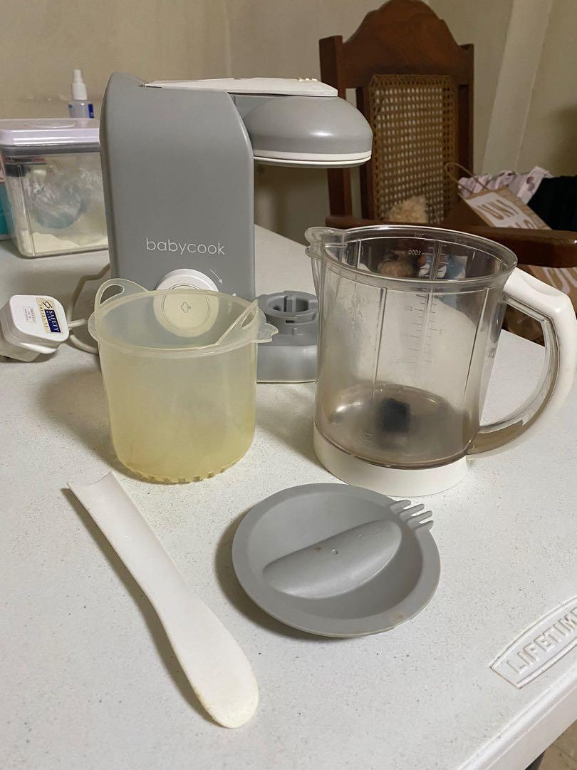 Preloved Beaba Babycook (Category: Weaning & Toddler Feeding) located in Quezon City. Submitted by racqueluy7 (Listing ID 1140496292, Image 3). Description: - Preloved Beaba Babycook - Used but not abused. - SRP: P10.5K - Slight discoloration of steamer / strainer and spoon due to carrots - RFS: Decluttering / Not being used anymore - Located at QC / Ortigas - Shipping via Grab / Lalamove c/o buyer - Mode of payment: BPI / BDO / Gcash - Pls refer