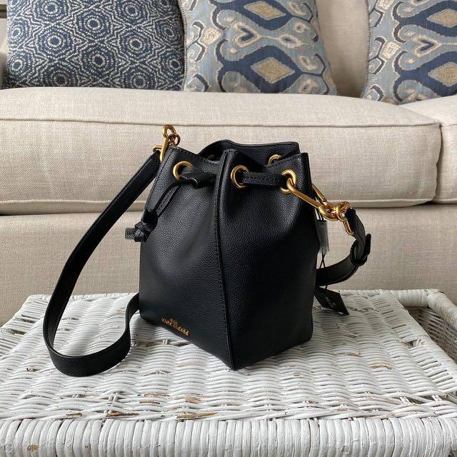 Marc jacobs drawstring hotsell leather bucket bag