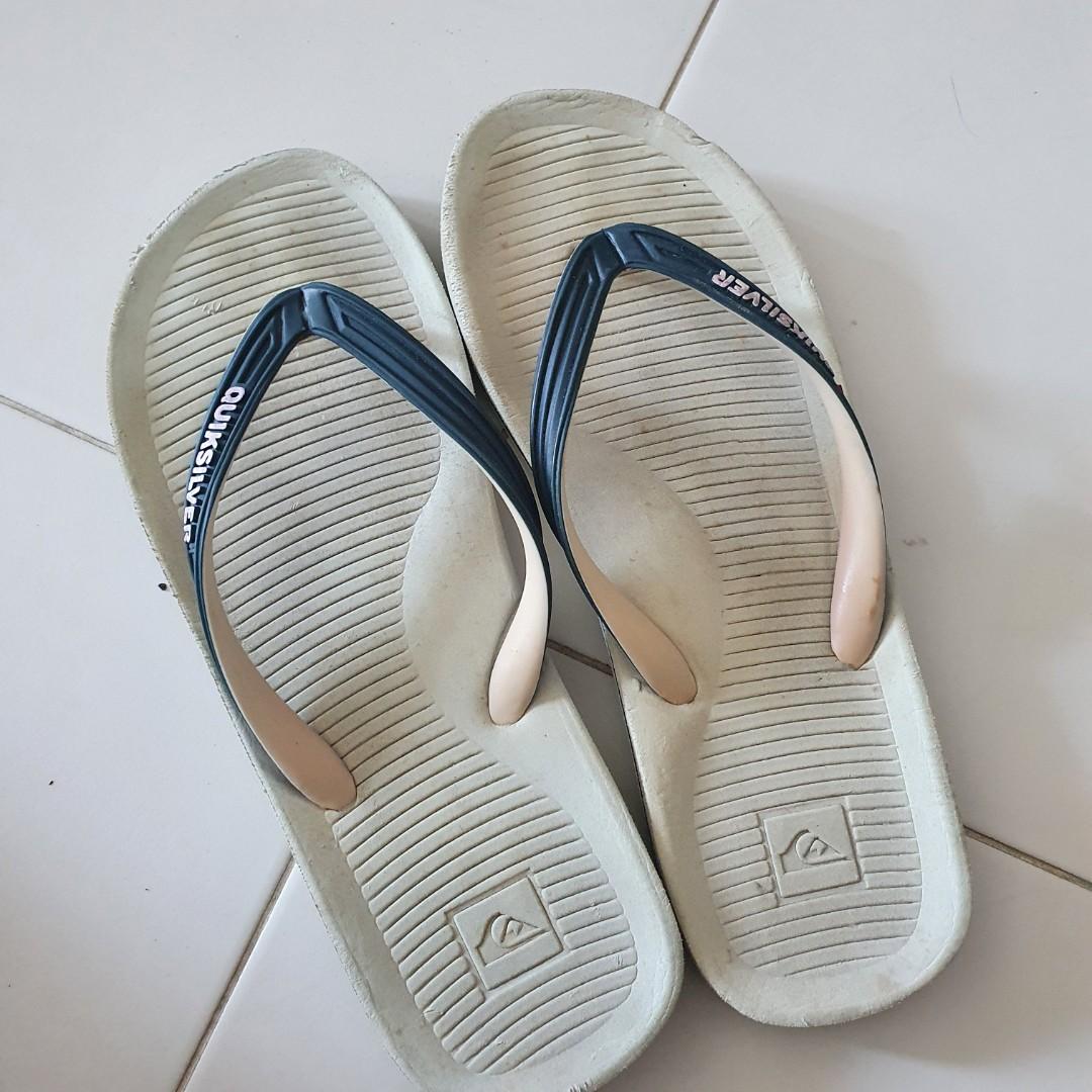 Quiksilver slippers Men s Fashion Footwear Flipflops and Slides