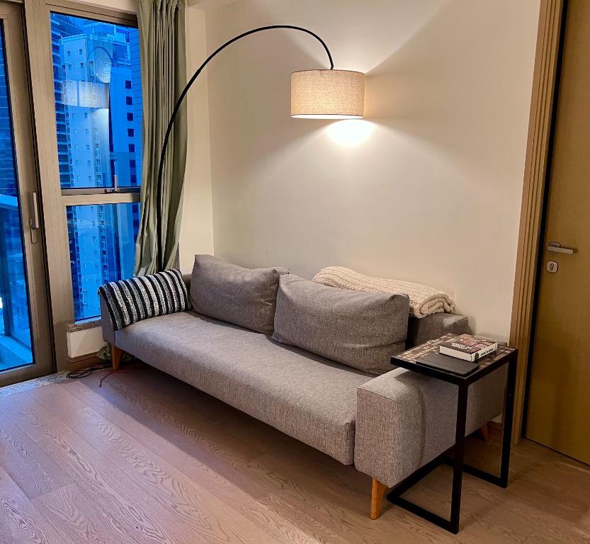 Room and board store sleeper sofa