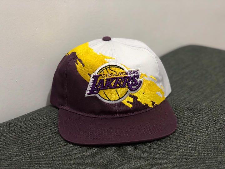 Snapback Lakers (Category: Caps & Hats) located in Amadeo. Submitted by stephambion (Listing ID 1140600587, Image 1). Description: .